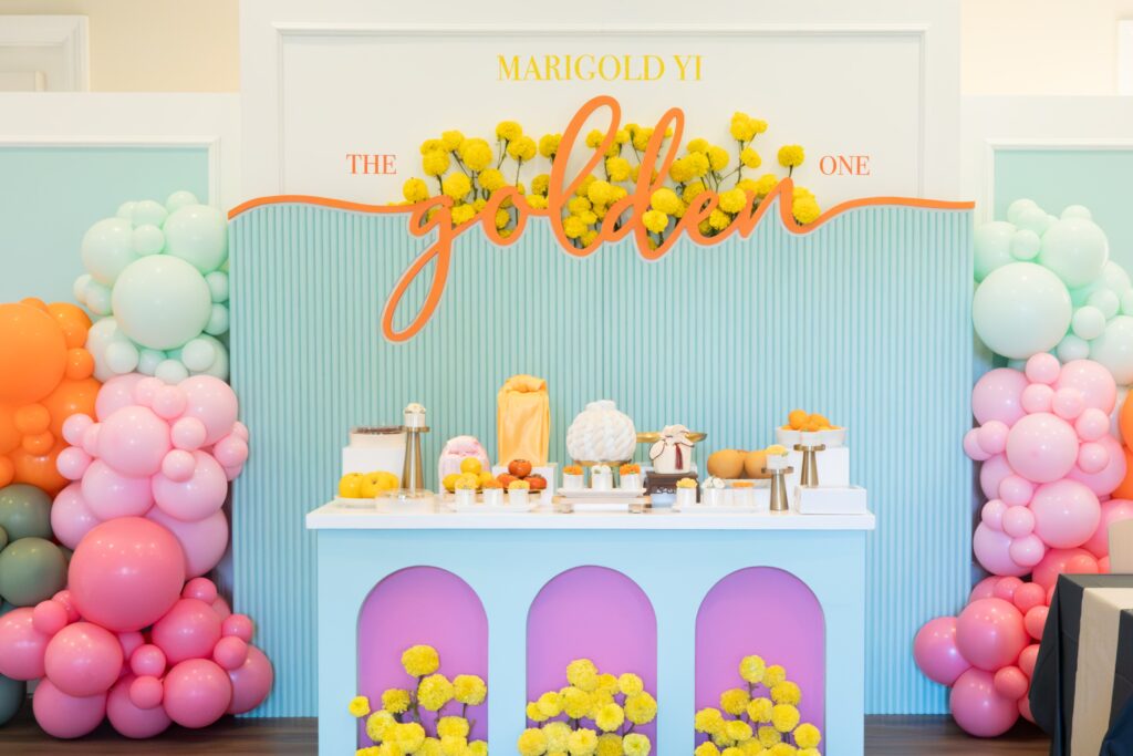 Balloon Backdrop Golden