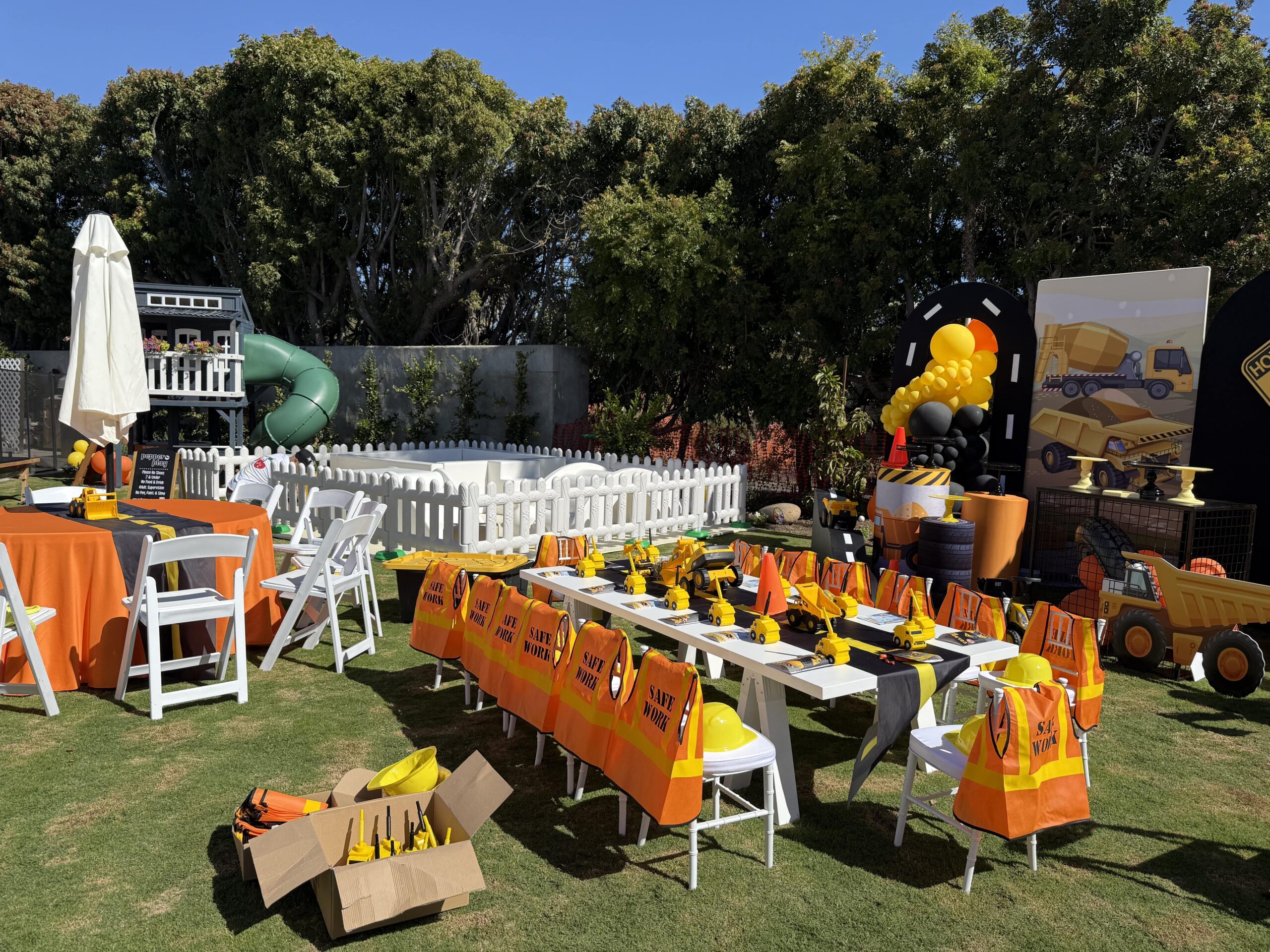 Construction Party in San Juan Capistrano 4 Kids Table with Hard Hats