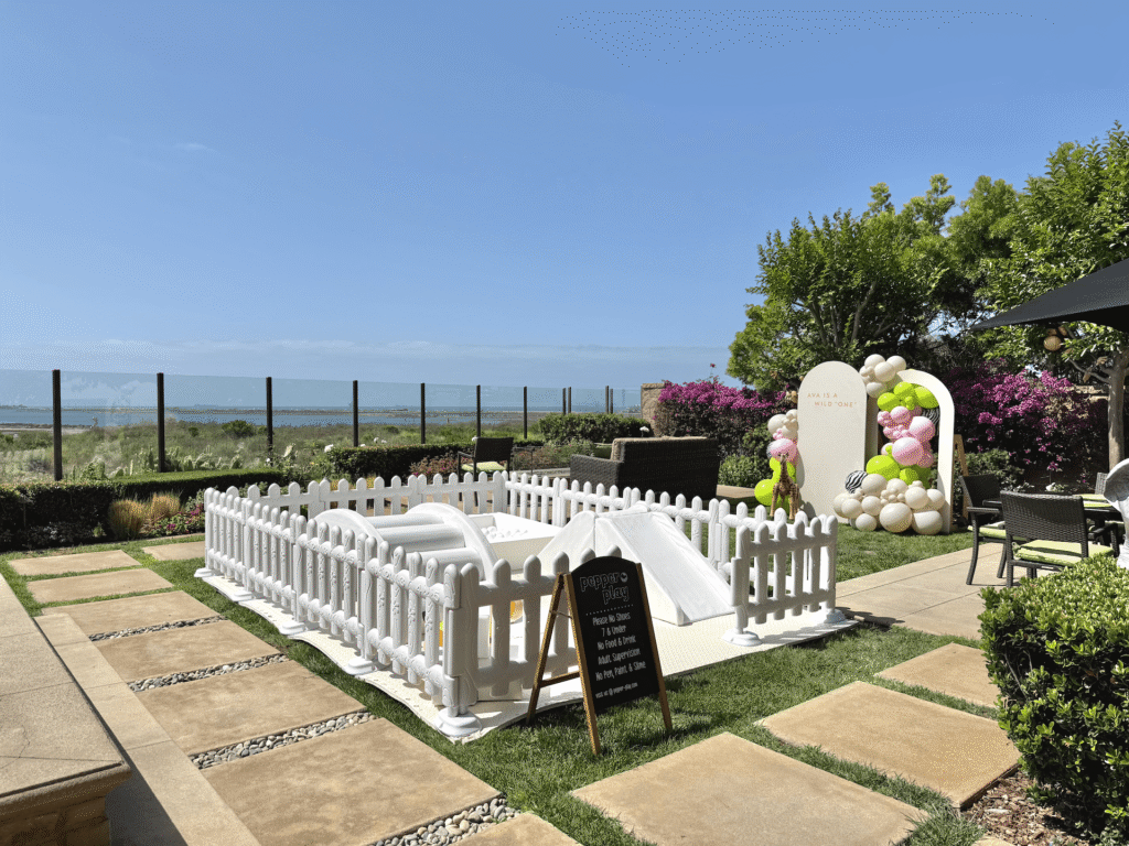 Ava's Wild Safari Party